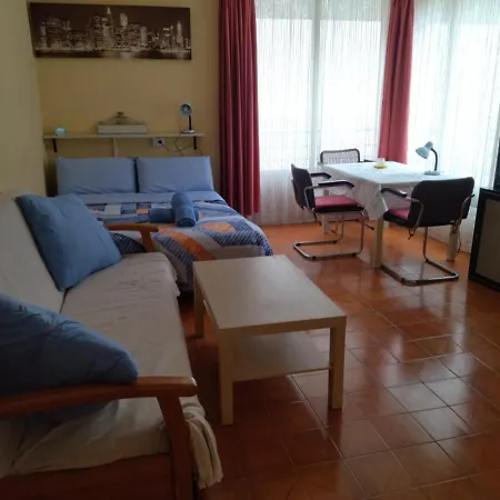 With Pool, 100 Meters Away From The Apartament *